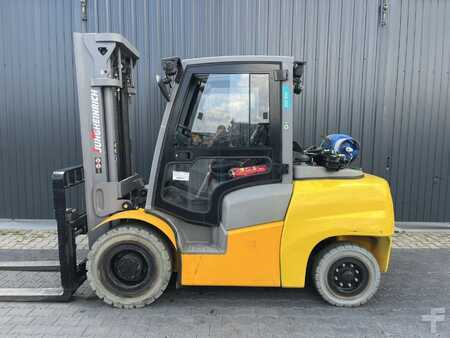 Carrello elevatore a gas 2017  Jungheinrich TFG S50 (2)