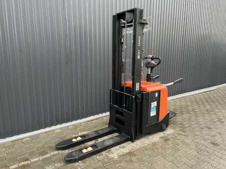Stackers Stand-on 2014  BT SPE160L (1) 