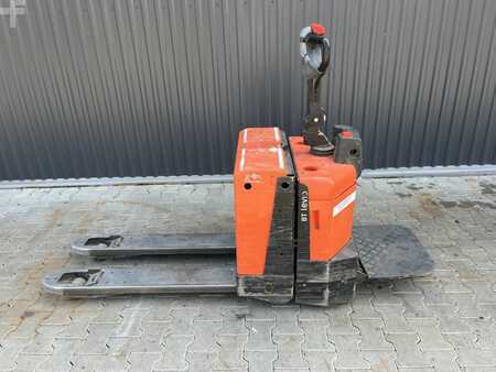 Electric Pallet Trucks 2013  BT LPE200 (2)