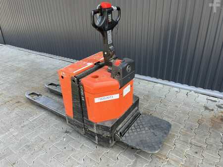 Electric Pallet Trucks 2013  BT LPE200 (3)