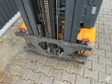 Elektro 4 Rad 2015  Jungheinrich EFG318 (7)