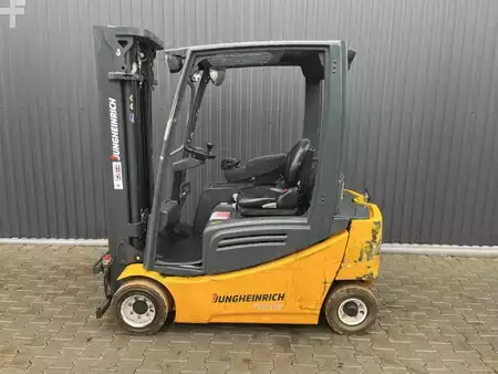Electric - 4 wheels 2015  Jungheinrich EFG318 (2)