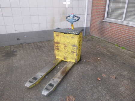 Electric Pallet Trucks 2010  Hyster P-1.8 (1) 
