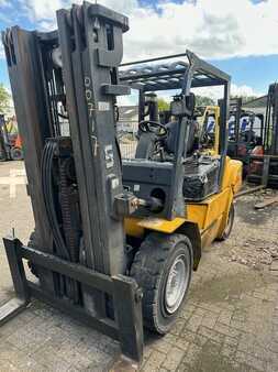 Empilhador diesel 2019  UN Forklift FD-40-T (1)