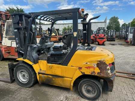 Empilhador diesel 2019  UN Forklift FD-40-T (2)