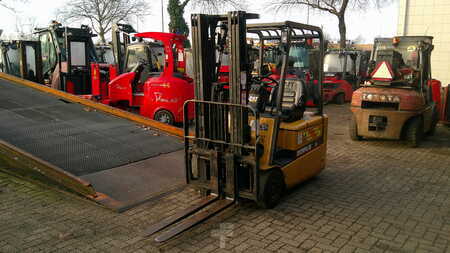 El truck - 3 hjulet 2003  CAT Lift Trucks EP18KT (2)