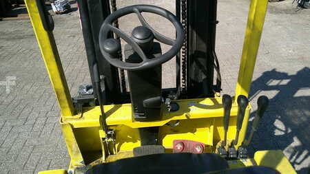 Eléctrica de 3 ruedas 2007  Hyster A1.50XL (4)