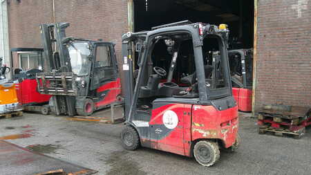 Carrelli elettrici 4 ruote 2019  Linde E16PH-02 (2)