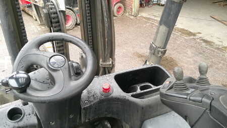 Carrelli elettrici 4 ruote 2019  Linde E16PH-02 (4)