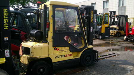 LPG Forklifts 1998  Hyster H2.50XM CABIN (1)