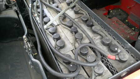 Chariots électriques à 3 roues 2013  Linde E12-01 24 Volt (3)