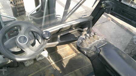 Dieselstapler 2015  Linde H60D-02 CABIN (4)