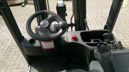 3-wiel elektrische heftrucks 2017  Linde E16-02 (4)