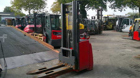 Wózek wysokiego podnoszenia 2016  Linde L20i NO BATTERY (1)