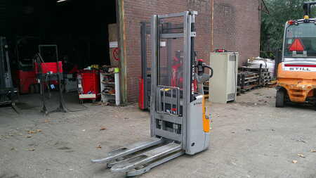 Ruční vysokozdvižný vozík 2015  Still EXV-10 (1)