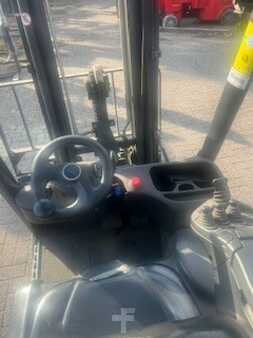 Elektro tříkolové VZV 2016  Linde E16C-02 HALF CABIN (3)