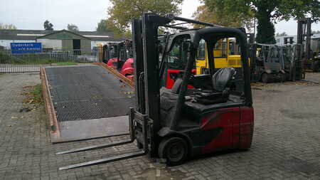 Elektro tříkolové VZV 2017  Linde E16C-02 (1)