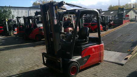 Elektro tříkolové VZV 2014  Linde E20L-02 (1)