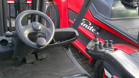 Chariots élévateurs GPL 2008  Linde H25T (3)