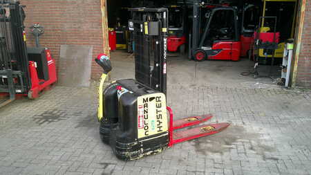 Ruční vysokozdvižný vozík 2002  Hyster S1.4 (1)