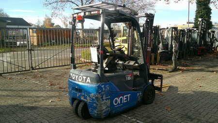 Elektromos 3 kerekű 2017  Toyota 8FBET16 (2)