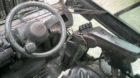 Dieselový VZV 2018  Unicarriers YG1D2A32Q CABIN 3466HOURS (3)