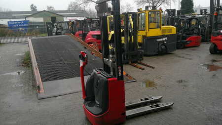 Ruční vysokozdvižný vozík 2021  Linde L10 (1)