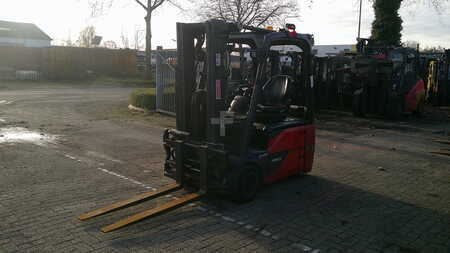 Elektromos 3 kerekű 2019  Linde E18-02 (2)