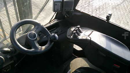 Chariots élévateurs diesel 2015  Linde H20D-01 CABIN (3)