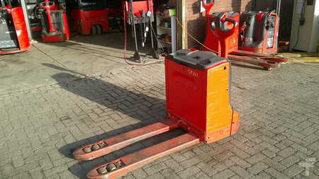 Lavtløftende truck 2014  Linde T16 (2)