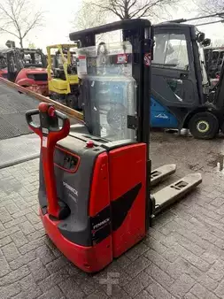 Apilador eléctrico 2015  Linde L14 (1)