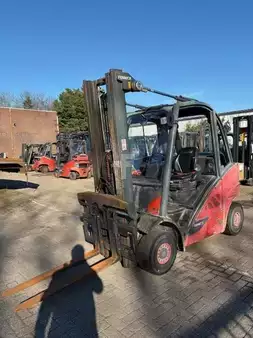 Gas gaffeltruck 2016  Linde H25T-02 CABIN (1)