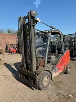 Chariots élévateurs diesel 2015  Linde H30D-02 1/2 CABIN (1)