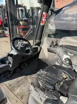 Chariots élévateurs diesel 2015  Linde H30D-02 1/2 CABIN (3)