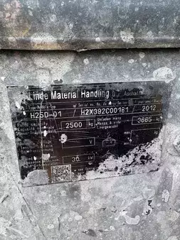 Wózki widłowe diesel 2012  Linde H25D-01 PYROBAN 1/2 CAB (5)