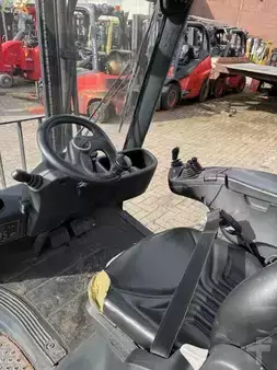 Chariots élévateurs GPL 2019  Linde H18T-01 1/2 CABIN (3)