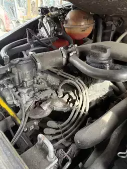 Chariots élévateurs GPL 2019  Linde H18T-01 1/2 CABIN (4)