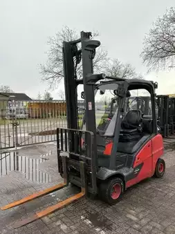 Chariots élévateurs GPL 2019  Linde H18T-01 1/2 CABIN (1)