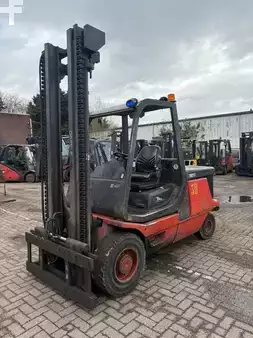 Eléctrica de 4 ruedas 2005  Linde E48P (1)