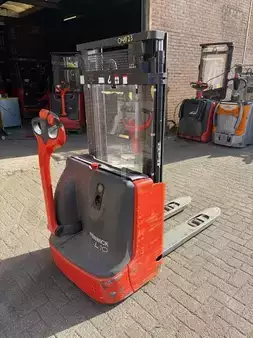 Ruční vysokozdvižný vozík 2016  Linde L10B (1)