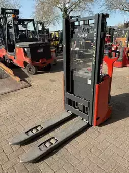 Ruční vysokozdvižný vozík 2016  Linde L10B (2)