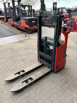 Apilador eléctrico 2018  Linde L12 (2)