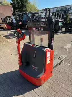 Apilador eléctrico 2018  Linde L12 (1)