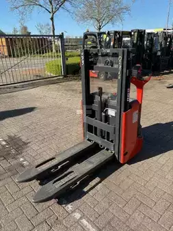 Apilador eléctrico 2018  Linde L12 (2)