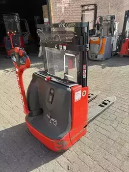 Apilador eléctrico 2018  Linde L12 (1)