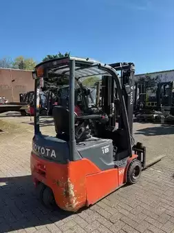 El truck - 3 hjulet 2015  Toyota 8FBEKT18 (2)