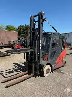 Gázüzemű targoncák 2018  Linde H25T-02 CABIN (1)