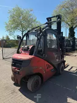 Gázüzemű targoncák 2018  Linde H25T-02 CABIN (2)