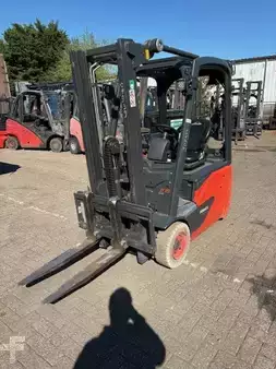 Carrelli elettrici 3 ruote 2018  Linde E15-02 (1)