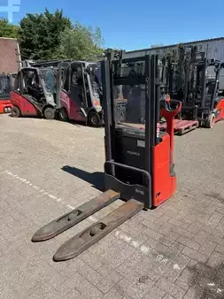 Pallet Stackers 2019  Linde L10B (2)